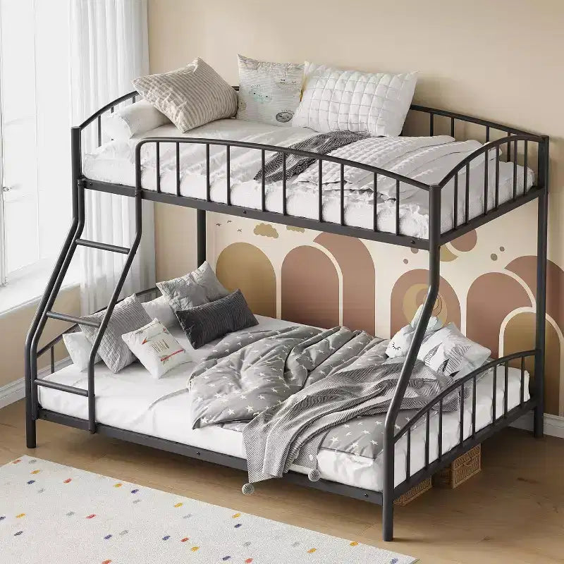 Letto a castello in metallo con scala e ringhiera, due posti, nero/rosa/bianco, piazza e mezza/matrimoniale